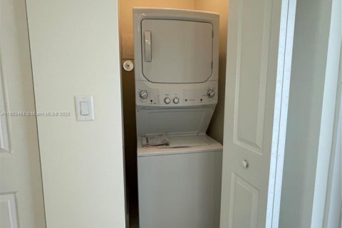 Condominio en venta en Doral, Florida, 3 dormitorios, 104.42 m2 № 1865276 - foto 24