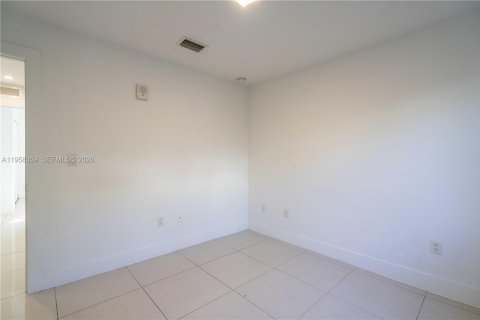 Apartamento en alquiler en Miami Beach, Florida, 2 dormitorios, 67.08 m2 № 2017641 - foto 14