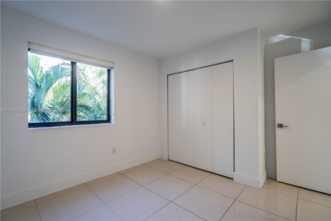 Apartamento en alquiler en Miami Beach, Florida, 2 dormitorios, 67.08 m2 № 2017641 - foto 16