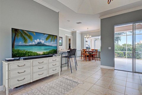 House in Venice, Florida 4 bedrooms, 169.45 sq.m. № 2152219 - photo 13