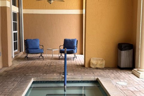 Condo in Hypoluxo, Florida, 1 bedroom № 2261907 - photo 7