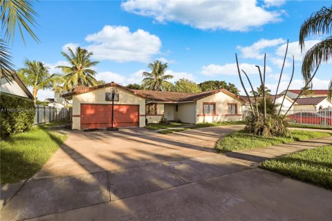 Casa en venta en Miami, Florida, 4 dormitorios, 151.9 m2 № 1953166 - foto 1