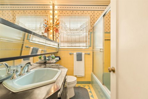 Villa ou maison à vendre à Miami, Floride: 3 chambres, 172.98 m2 № 1896701 - photo 10