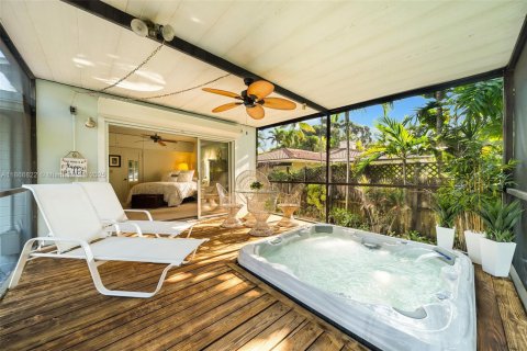 Villa ou maison à vendre à Miami, Floride: 3 chambres, 172.98 m2 № 1896701 - photo 28