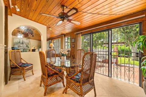 Villa ou maison à vendre à Miami, Floride: 3 chambres, 172.98 m2 № 1896701 - photo 12