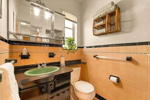 Villa ou maison à vendre à Miami, Floride: 3 chambres, 172.98 m2 № 1896701 - photo 13