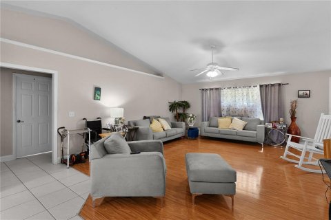 Casa en venta en Ocala, Florida, 3 dormitorios, 168.34 m2 № 1800463 - foto 4