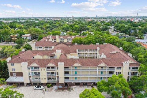 Condo à Tampa, Floride, 2 chambres  № 2418873