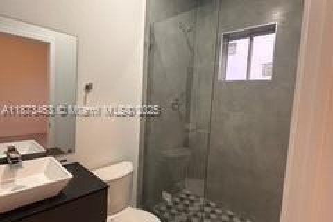 House in Fort Lauderdale, Florida 3 bedrooms № 1898102 - photo 3