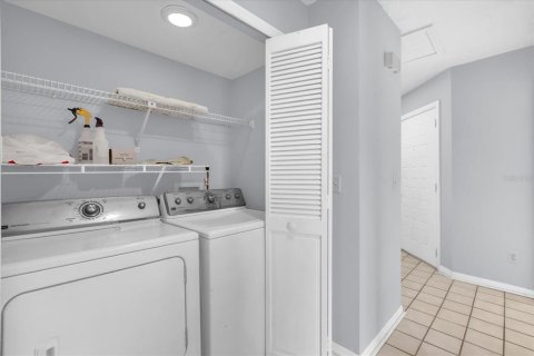 Condo in Orlando, Florida, 3 bedrooms  № 2101352 - photo 21