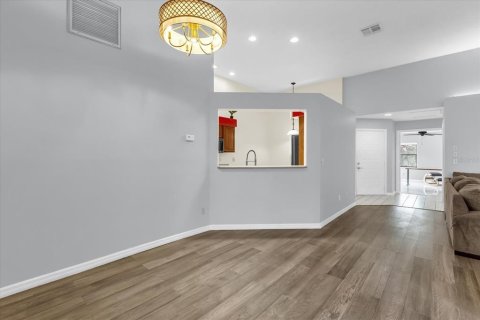 Condo in Orlando, Florida, 3 bedrooms  № 2101352 - photo 4