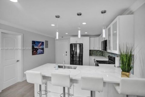 Condo in Fort Lauderdale, Florida, 2 bedrooms  № 2043183 - photo 5
