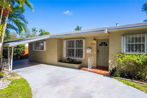 House in Miami, Florida 4 bedrooms, 151.34 sq.m. № 2065912 - photo 2