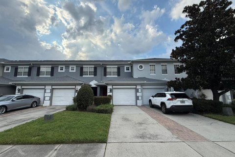 Adosado en alquiler en Orlando, Florida, 2 dormitorios, 121.14 m2 № 1911571 - foto 1