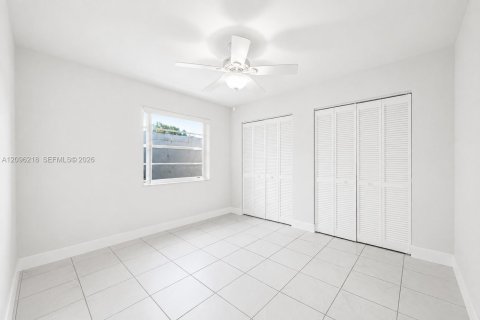 Villa ou maison à louer à Miami, Floride: 4 chambres, 188.31 m2 № 2386942 - photo 14