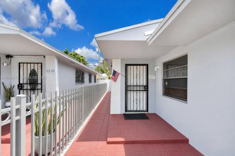 Villa ou maison à Miami, Floride 4 chambres, 188.31 m2 № 2386942
