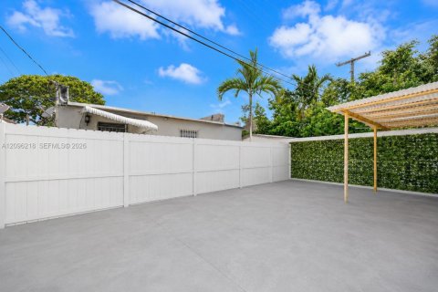 Villa ou maison à louer à Miami, Floride: 4 chambres, 188.31 m2 № 2386942 - photo 22