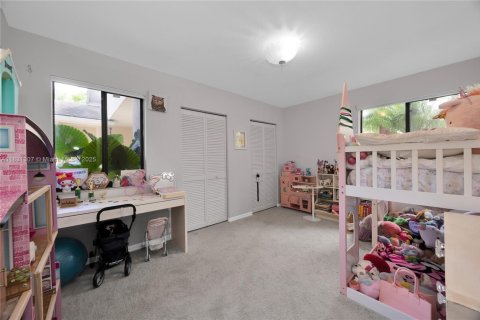House in Cutler Bay, Florida 3 bedrooms, 214.42 sq.m. № 1809549 - photo 19