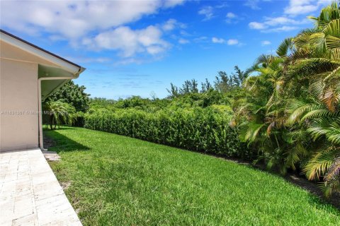 House in Cutler Bay, Florida 3 bedrooms, 214.42 sq.m. № 1809549 - photo 22