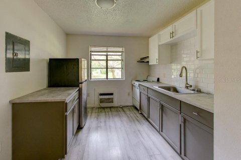 Condominio en alquiler en Clearwater, Florida, 1 habitación, 33.44 m2 № 1912220 - foto 3