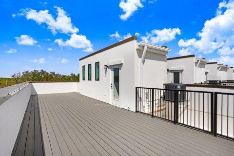 Townhouse in Tampa, Florida 3 bedrooms, 214.98 sq.m. № 2379807 - photo 27