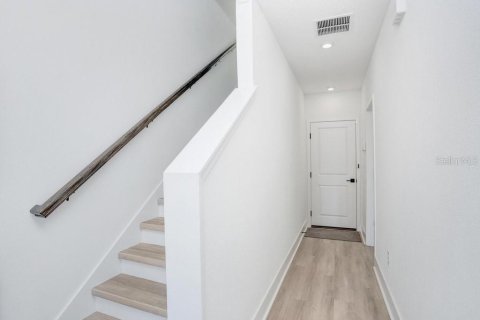 Townhouse in Tampa, Florida 3 bedrooms, 214.98 sq.m. № 2379807 - photo 4