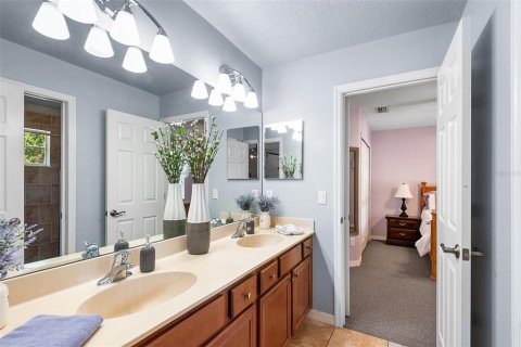 House in Auburndale, Florida 4 bedrooms, 289.67 sq.m. № 1673590 - photo 18