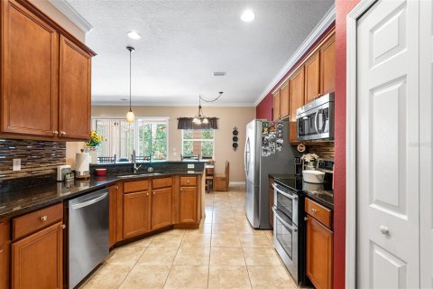 House in Auburndale, Florida 4 bedrooms, 289.67 sq.m. № 1673590 - photo 9