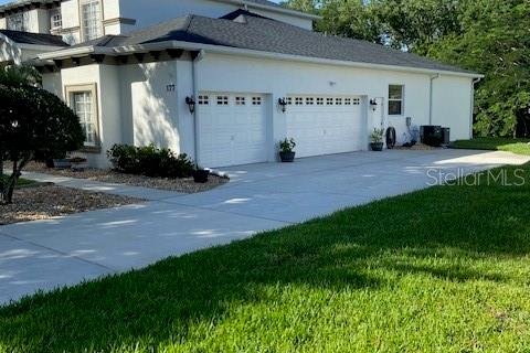 House in Auburndale, Florida 4 bedrooms, 289.67 sq.m. № 1673590 - photo 2