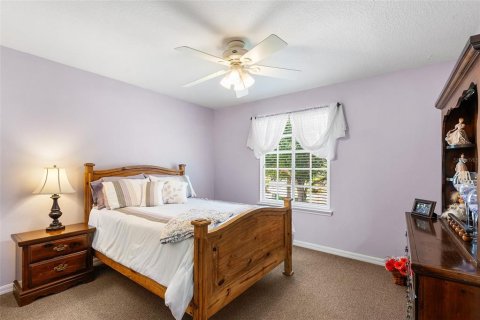 House in Auburndale, Florida 4 bedrooms, 289.67 sq.m. № 1673590 - photo 16