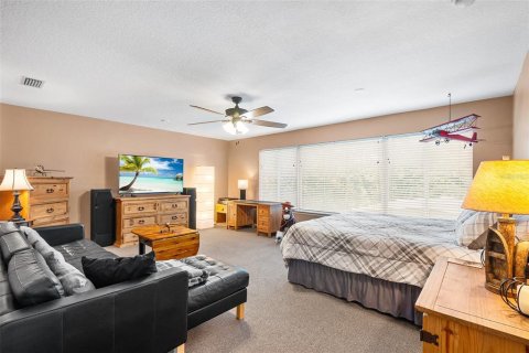 House in Auburndale, Florida 4 bedrooms, 289.67 sq.m. № 1673590 - photo 14