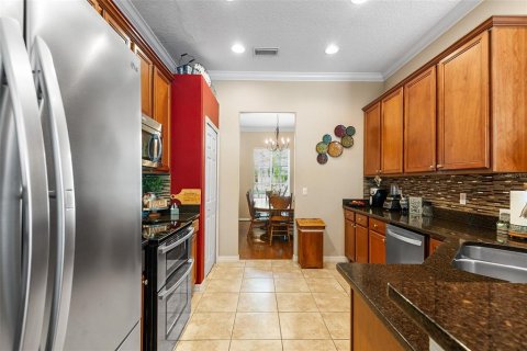 House in Auburndale, Florida 4 bedrooms, 289.67 sq.m. № 1673590 - photo 8