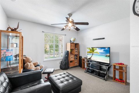 House in Auburndale, Florida 4 bedrooms, 289.67 sq.m. № 1673590 - photo 15
