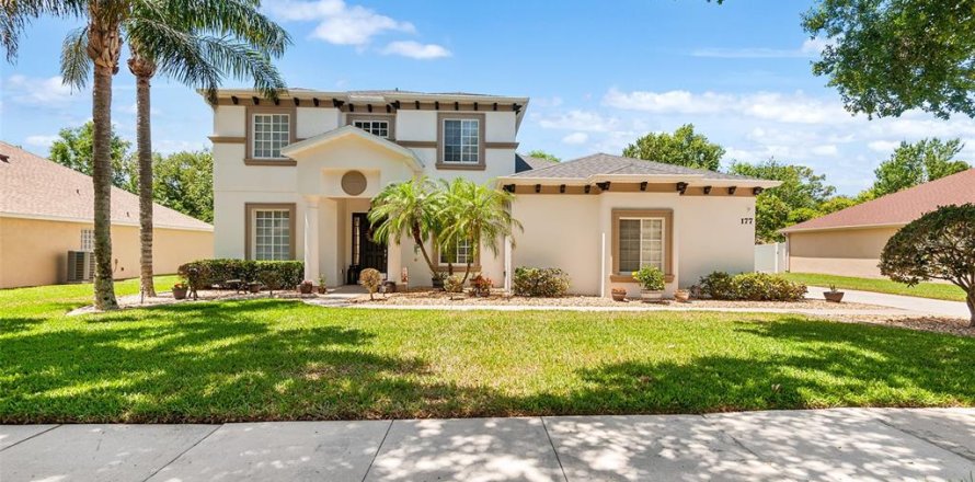 Casa en Auburndale, Florida 4 dormitorios, 289.67 m2 № 1673590