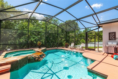 House in Auburndale, Florida 4 bedrooms, 289.67 sq.m. № 1673590 - photo 21