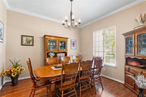 House in Auburndale, Florida 4 bedrooms, 289.67 sq.m. № 1673590 - photo 4