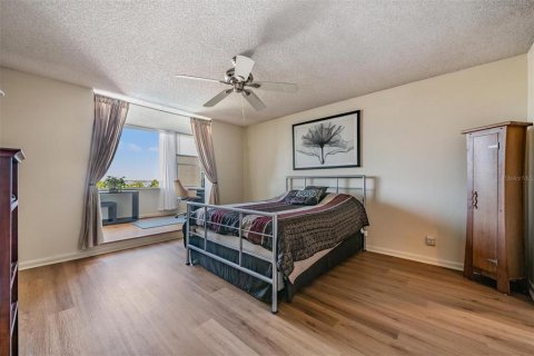 Condo in Clearwater, Florida, 1 bedroom  № 2105591 - photo 15
