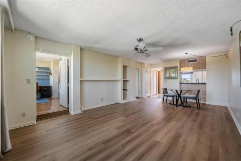 Condo in Clearwater, Florida, 1 bedroom  № 2105591 - photo 5