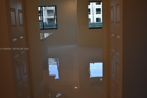 Copropriété à vendre à Doral, Floride: 2 chambres, 121.89 m2 № 2001545 - photo 27