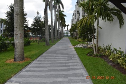 Copropriété à vendre à Doral, Floride: 2 chambres, 121.89 m2 № 2001545 - photo 11