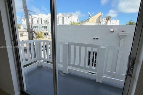 Apartment in Miami Beach, Florida 2 bedrooms, 83.61 sq.m. № 2042992 - photo 20