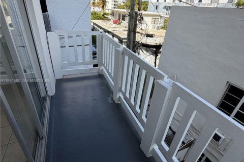 Apartment in Miami Beach, Florida 2 bedrooms, 83.61 sq.m. № 2042992 - photo 5