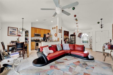 Villa ou maison à vendre à Deltona, Floride: 3 chambres, 119.1 m2 № 1837414 - photo 3