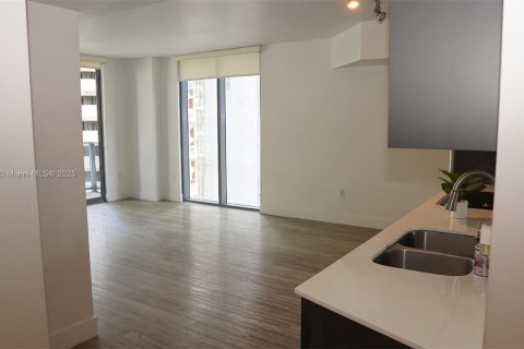 Condo in Miami, Florida, 2 bedrooms № 2082177 - photo 10