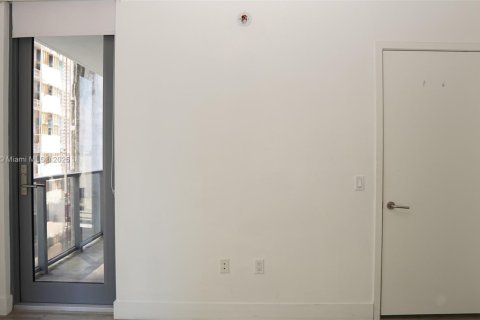 Condo in Miami, Florida, 2 bedrooms № 2082177 - photo 17