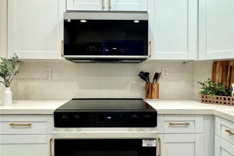 Condo in Sunny Isles Beach, Florida, 1 bedroom  № 1920025 - photo 26