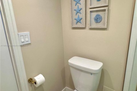 Condo in Sunny Isles Beach, Florida, 1 bedroom  № 1920025 - photo 11