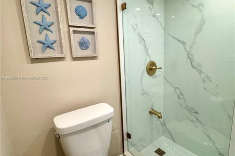 Condo in Sunny Isles Beach, Florida, 1 bedroom  № 1920025 - photo 10