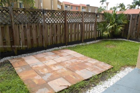 Condo in Doral, Florida, 1 bedroom  № 1988692 - photo 3