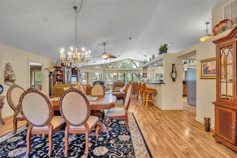 Villa ou maison à vendre à Lake Panasoffkee, Floride: 4 chambres, 235.79 m2 № 2101787 - photo 9